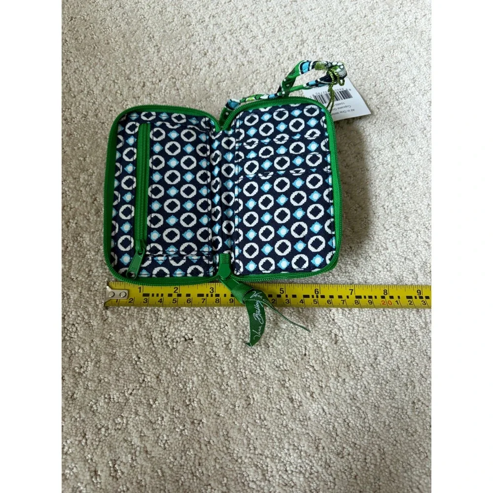 Vera Bradley All In One Wristlet OS Cupcake Green NWT Quilted Paisley *Retired*